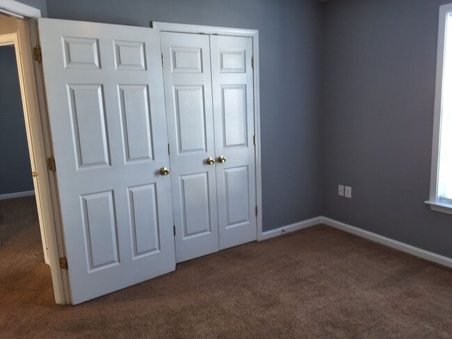 Building Photo - 101 Naples Ct