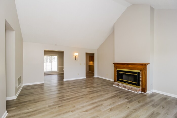 Building Photo - 1761 Fairfax Dr