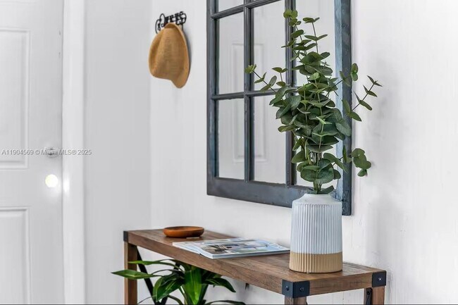 Building Photo - 9134 Reed Dr