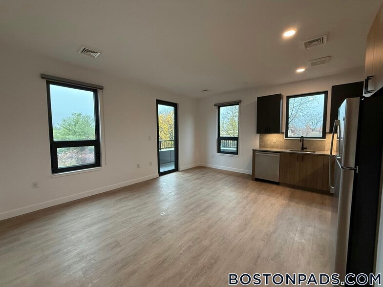 Building Photo - 199 Gardner St