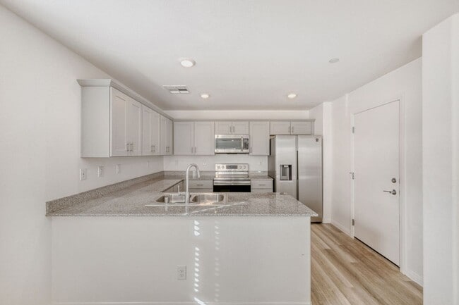 Building Photo - Stylish 3-Bed Modern Home Near St. Rose Pkwy + WiFi Included