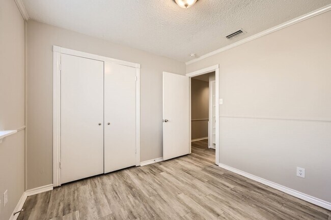 Building Photo - 602 Carl C Senter St