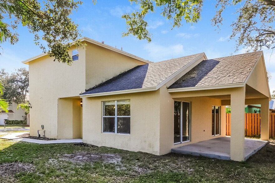 Building Photo - 125 Pennock Landing Cir