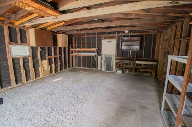 Building Photo - 3 BR - 1 BA Ranch in Latham