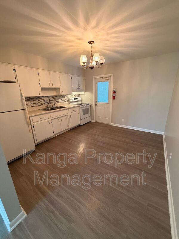 Building Photo - 612 Prosperity Farms Rd