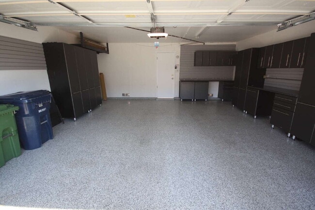Building Photo - MOVE-IN READY - SPACIOUS 2-BEDROOM TOWNHOM...