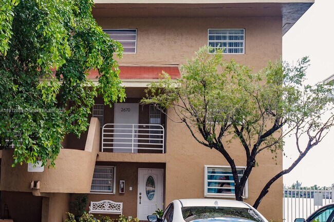 Primary Photo - 2670 W 60th St