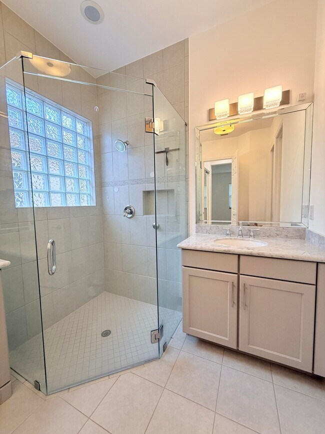 Building Photo - 14572 White Jade Terrace