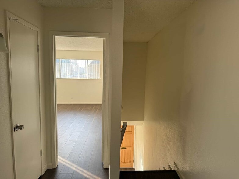 Building Photo - Eastview Apartments