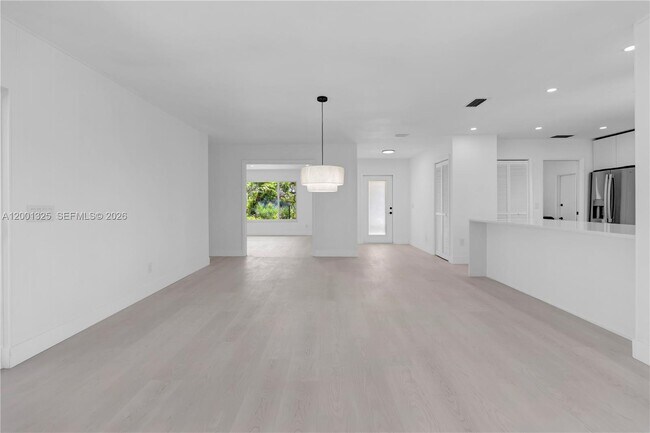 Building Photo - 9125 SE Karin St