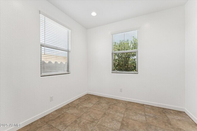 Building Photo - 8344 N 170th Ln