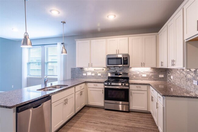 Building Photo - 13142 Silverglen Run Trl