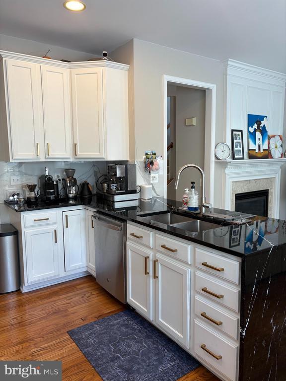 Building Photo - 45792 Shagbark Terrace