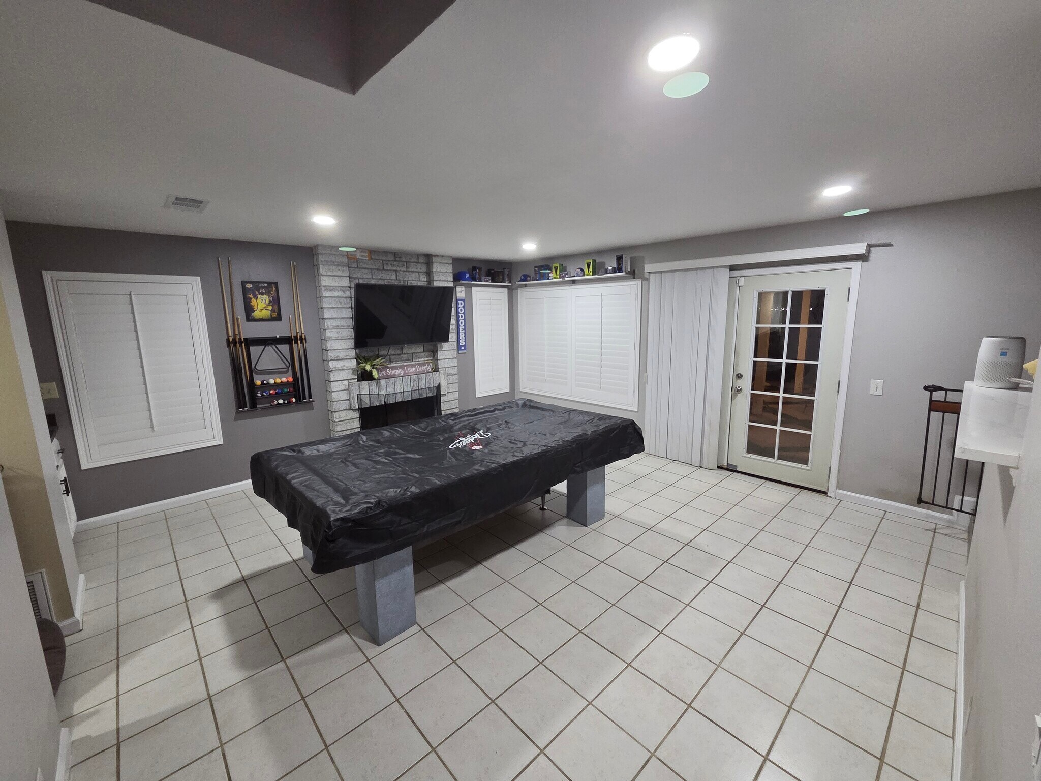 Building Photo - 22 Ridge Crest Cir