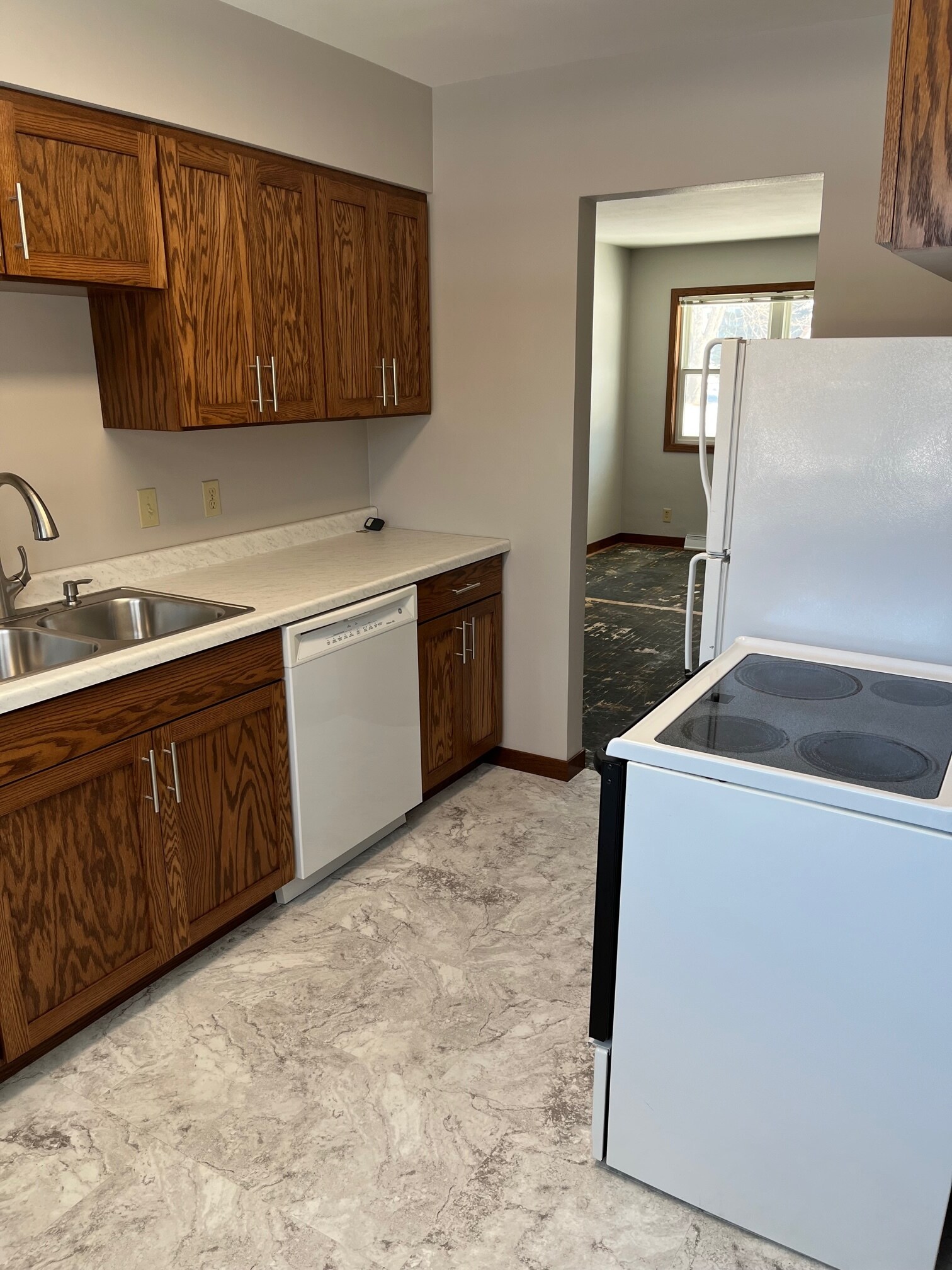 Building Photo - 1043 6th Ave