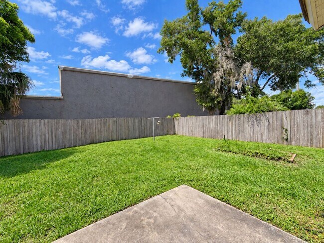 Building Photo - 401 Balfour Dr