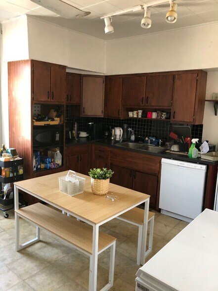 Kitchen - 1801 Sidney St