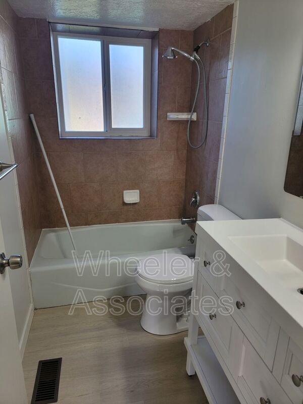 Building Photo - 4855 S 250 W