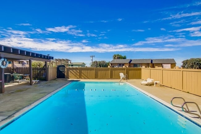 Building Photo - 3876 Caminito De Tatan