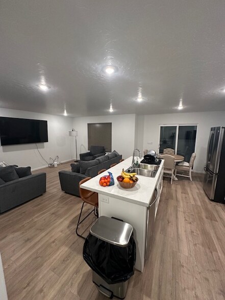 Primary Photo - 1838 N Patchwork Ave