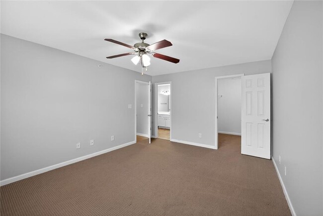 Building Photo - 3921 Riverlook Pkwy SE