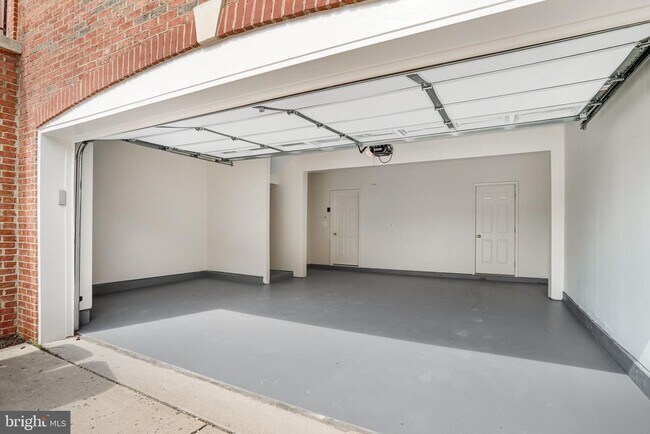 Building Photo - 22616 Welborne Manor Square