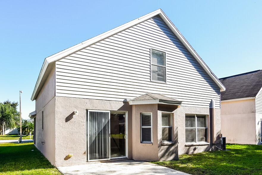 Building Photo - 5133 Anclote River St