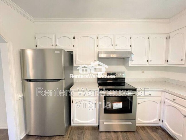 Building Photo - 411 Linkenborough Dr