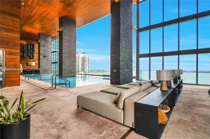 Building Photo - 1451 Brickell Ave