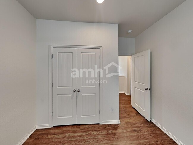 Building Photo - 2715 Spencebrook