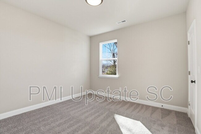 Building Photo - 109 Virginia Ave