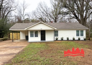 Building Photo - 3453 Madewell St