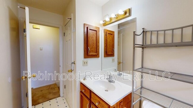 Building Photo - 2316 Sierra Dr