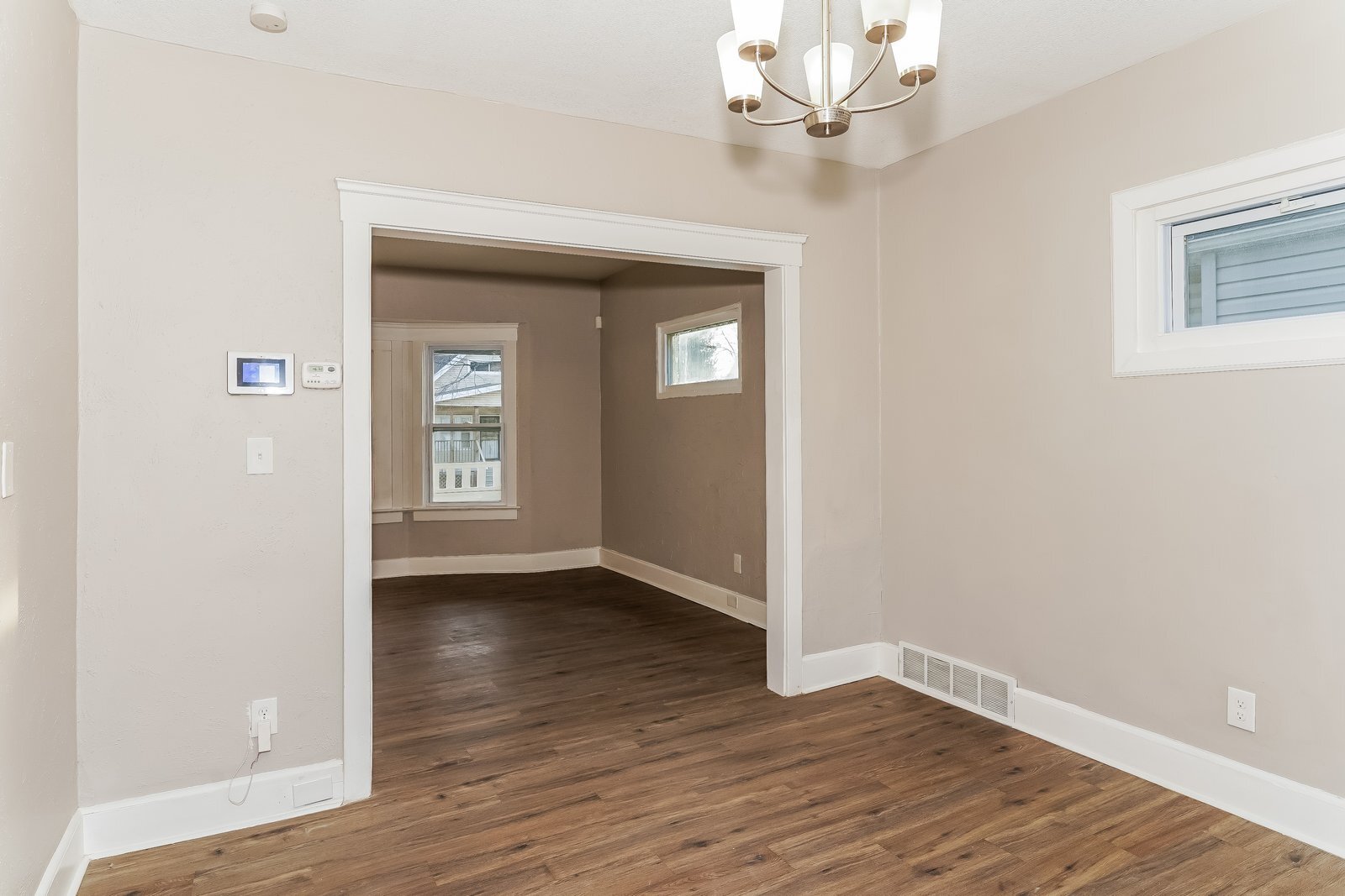 Building Photo - 1542 E 173rd St