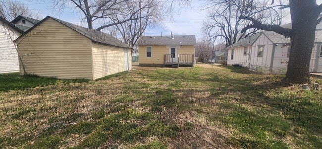 Building Photo - Cozy One Bedroom/One Bath Home