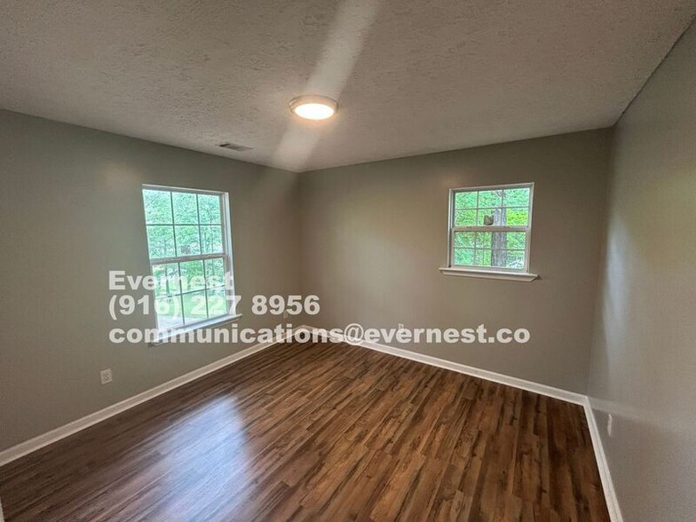 Building Photo - 1612 Deer Springs Rd