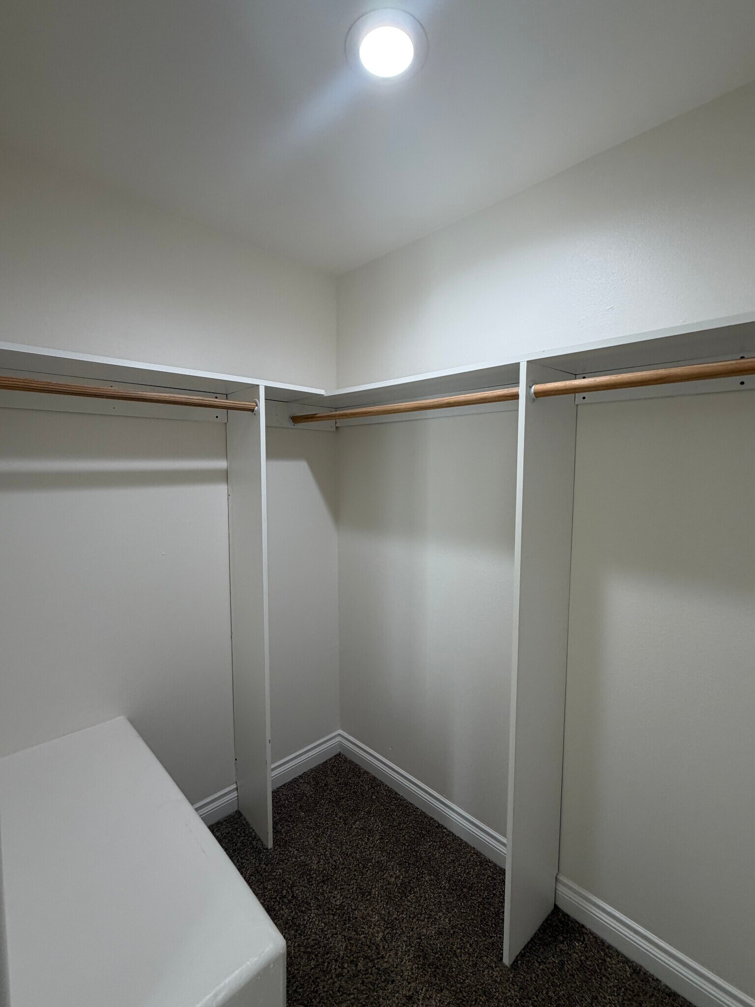 Building Photo - 3111 Bayview Dr