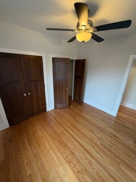 Building Photo - 4885 N Hermitage Ave