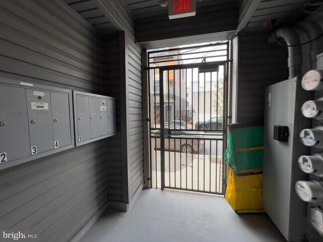 Building Photo - 959 Shackamaxon St