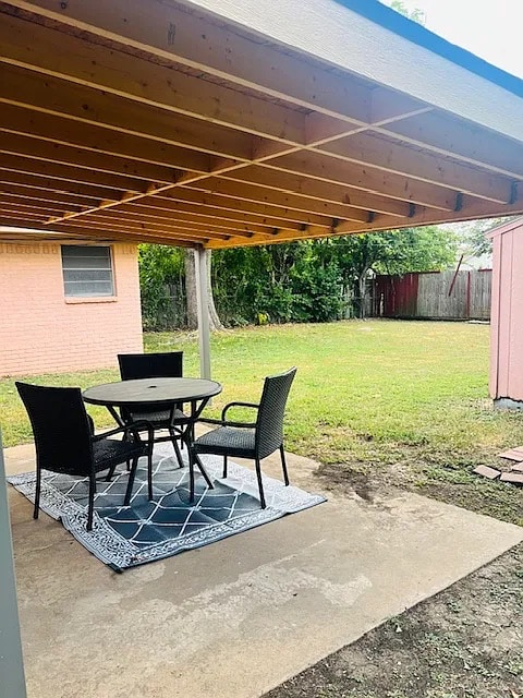 Building Photo - Room in House on E Mona Ave