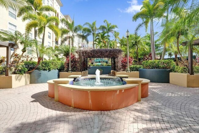 Building Photo - 520 SE 5 Ave