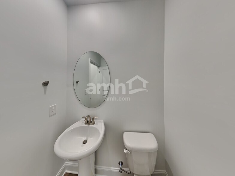 Building Photo - 216 Gershon Wy