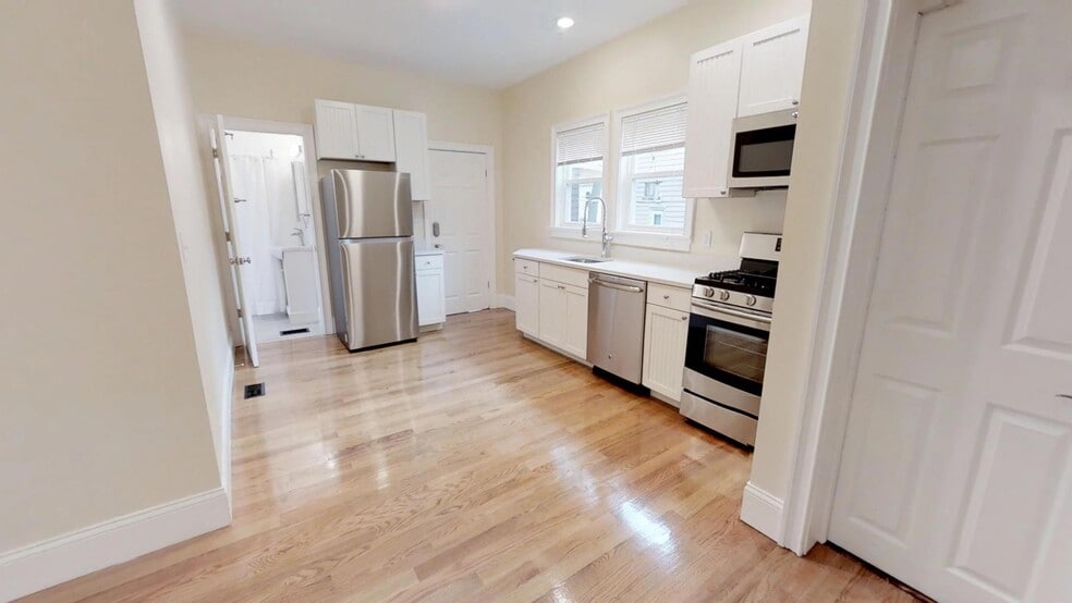 Building Photo - 142 Powder House Blvd