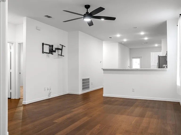 Building Photo - 10222 Clearwick St