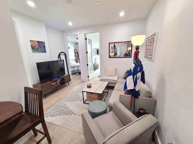 Building Photo - 283 S 2nd St