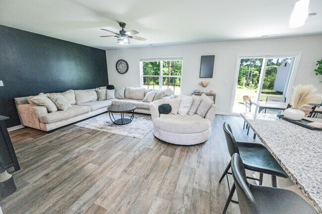 Building Photo - 4013 Calabash Ct
