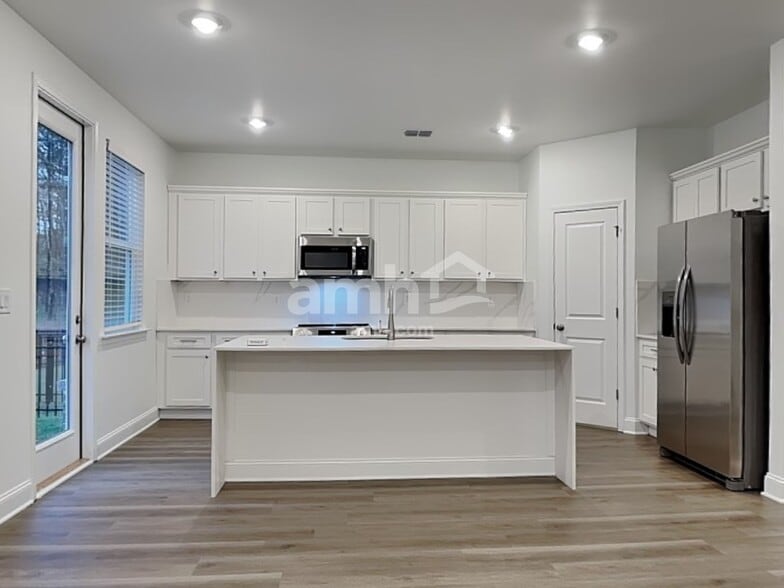 Building Photo - 930 Carnelian Ln