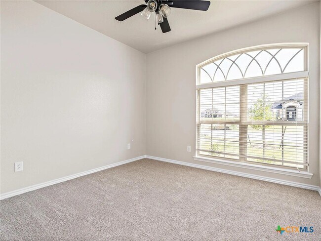 Building Photo - 602 Dred Roger Circle