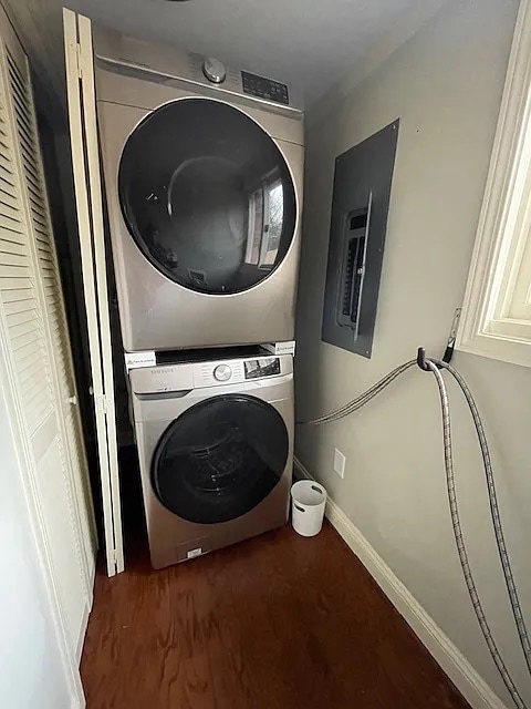 Building Photo - Room in House on Vanderbilt Ln NW