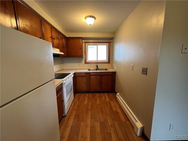 Building Photo - 120 Hasbrouck St